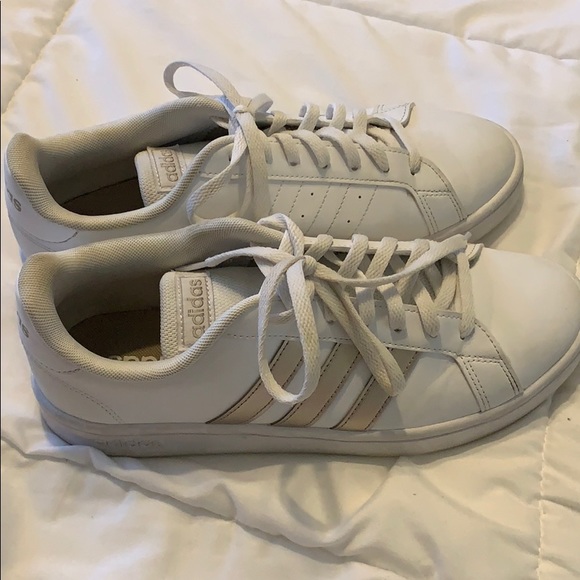 White stripped Adidas - Picture 2 of 3